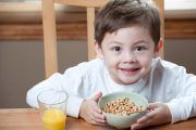 هفت توصیه برای صبحانه کودک