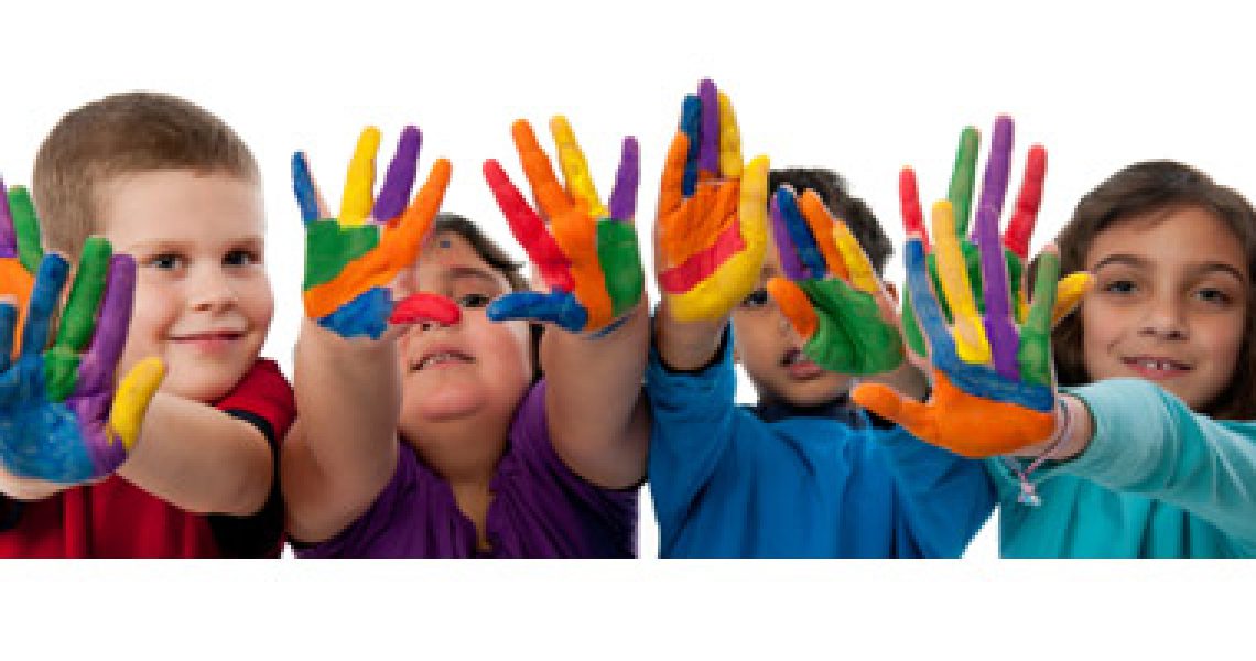 kids-with-painted-hands2